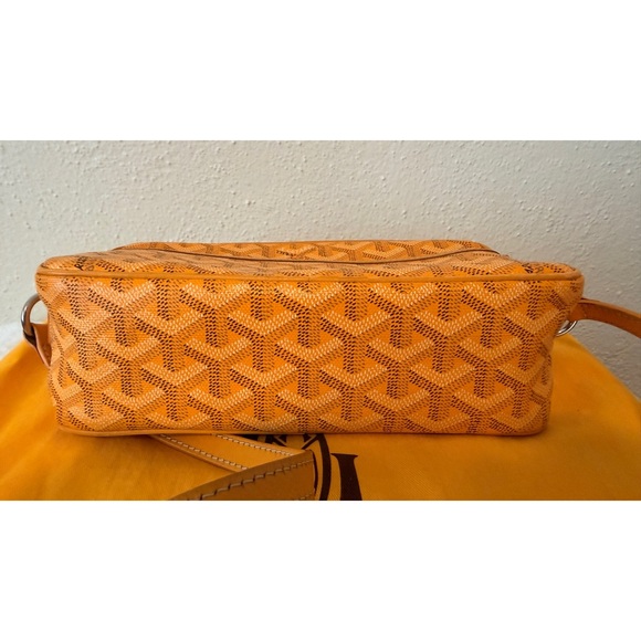 AUTHENTIC GOYARD CAP VERT YELLOW CROSSBODY BAG - Picture 4 of 16